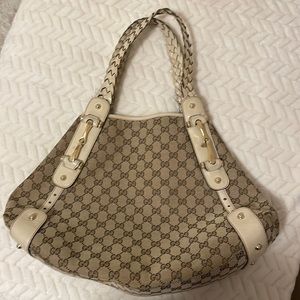 Gucci Pelham shoulder bag